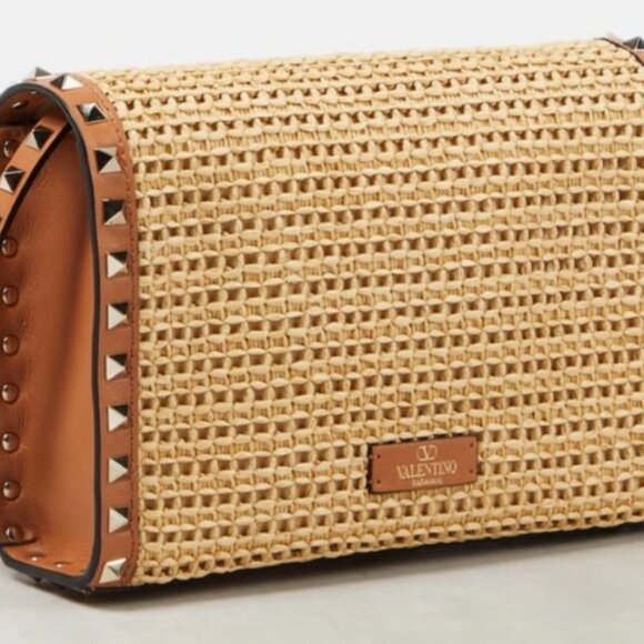 Valentino Garavani Rockstud Small Raffia Shoulder Bag - Picture 4 of 11